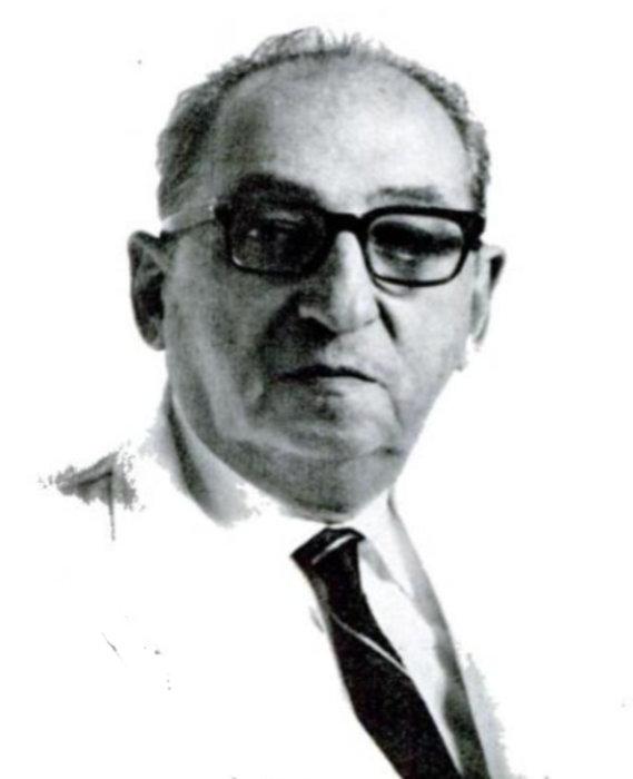 Dr Charles Geschickter był profesorem patologii na Uniwersytecie Georgetown i dyrektorem Funduszu Badań Medycznych im. Geschicktera, fundacji, za pośrednictwem której CIA finansowała różnorodne badania i eksperymenty dotyczące kontroli leków i zachowań w ramach programu MKULTRA i programów pokrewnych.